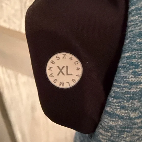 Lululemon Men’s Surge Warm 1/2 Zip Pullover - Picture 5 of 5